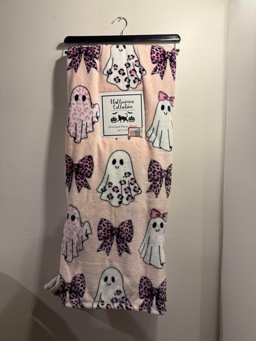 Halloween animal print ghosts Throw Blanket VIRAL 2026